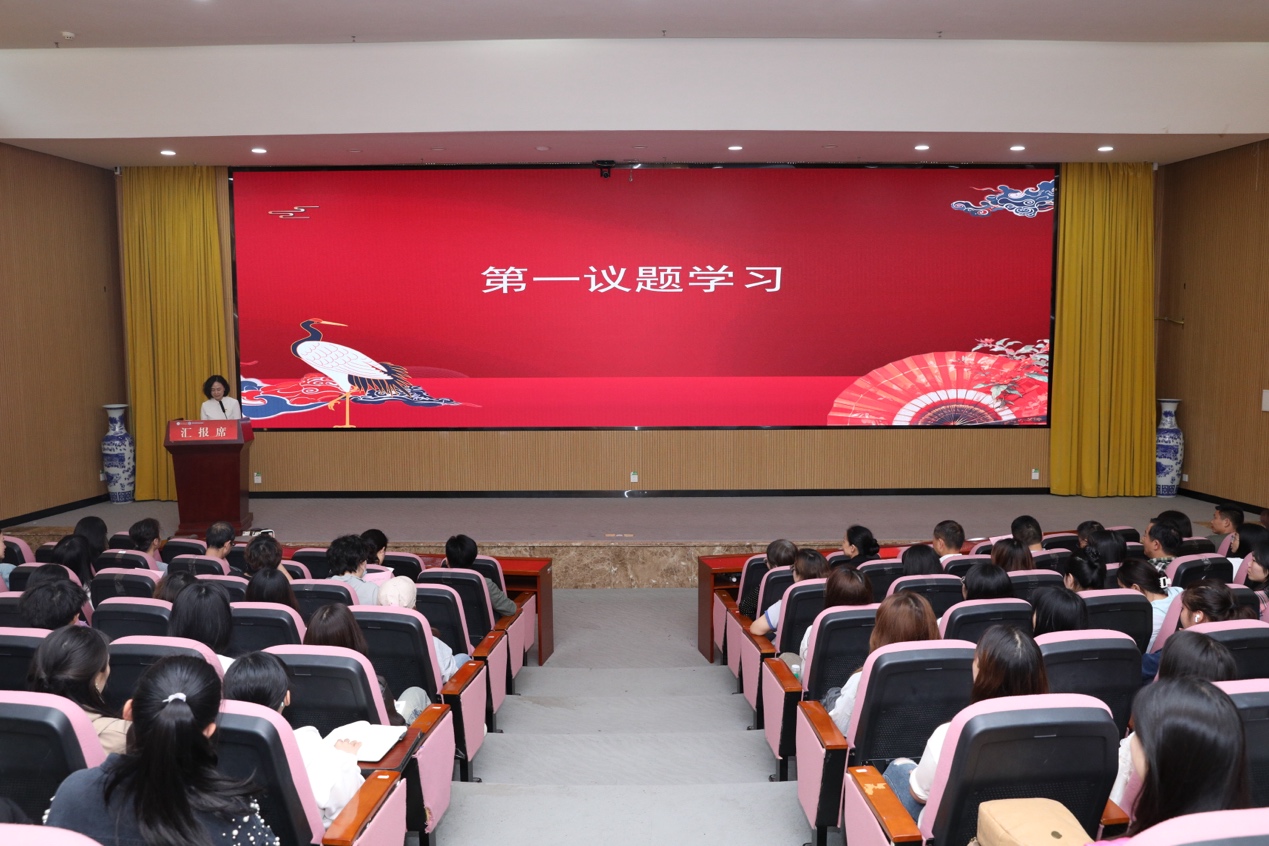 图片包含 室内, 建筑, 房间, 充满描述已自动生成