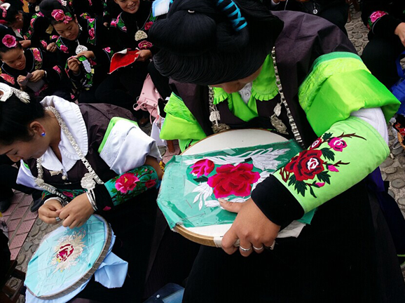 苗绣大师比赛现场